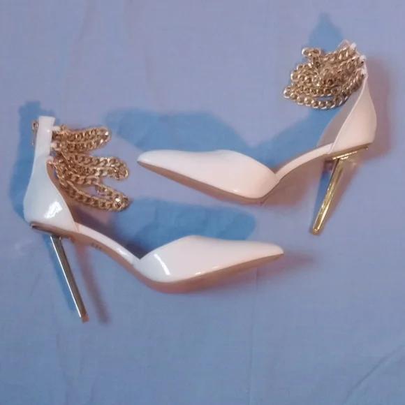 Fashion Nova White and Gold Stiletto Heels with Gold Ankle Chains. Size11 - Picture 3 of 10